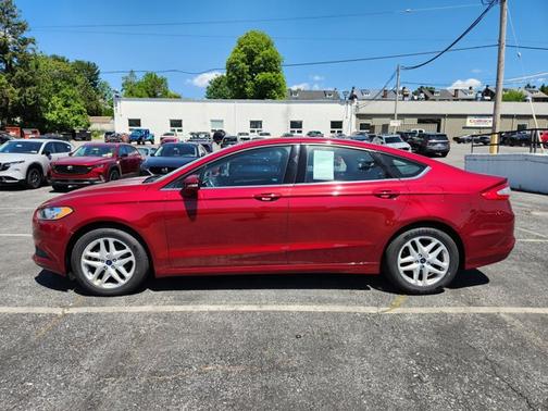 Ruby Red Metallic 2014 Ford Fusion SE