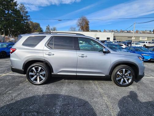 2025 Honda Pilot Touring