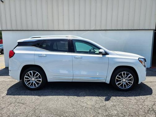 2023 GMC Terrain Denali