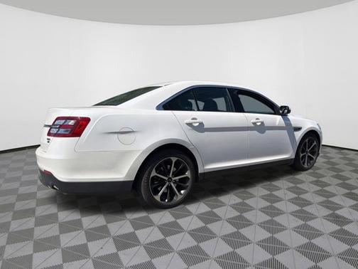 White Platinum Clearcoat Metallic 2016 Ford Taurus SEL