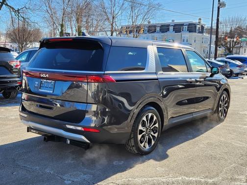 2024 Kia Carnival EX