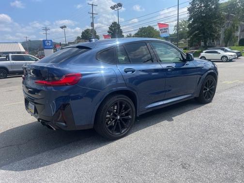 2022 BMW X4 xDrive30i