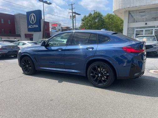 2022 BMW X4 xDrive30i