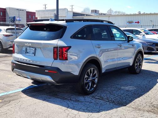 Wolf Gray 2022 Kia Sorento X-Line EX