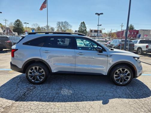 Wolf Gray 2022 Kia Sorento X-Line EX
