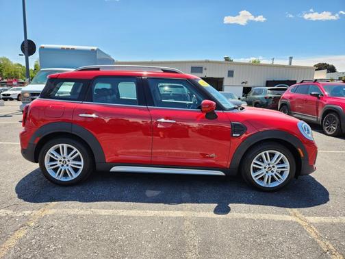 Chili Red 2022 MINI Countryman Cooper