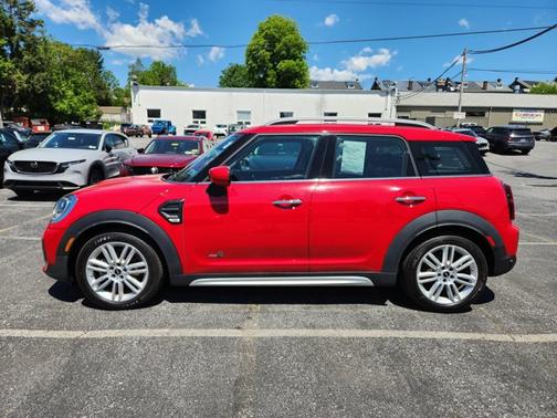 Chili Red 2022 MINI Countryman Cooper