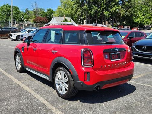 Chili Red 2022 MINI Countryman Cooper