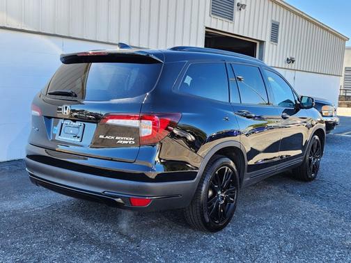 2022 Honda Pilot Black Edition