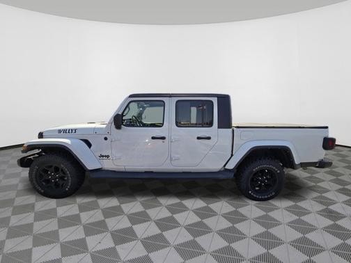 Bright White Clearcoat 2022 Jeep Gladiator Willys