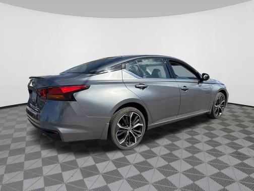 Gun Metallic 2023 Nissan Altima 2.5 SR