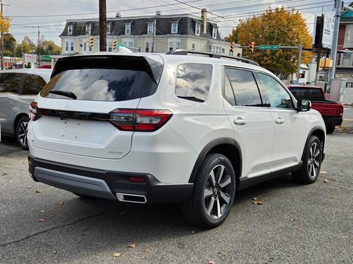 2025 Honda Pilot Elite