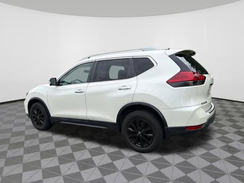 Pearl White 2017 Nissan Rogue SV