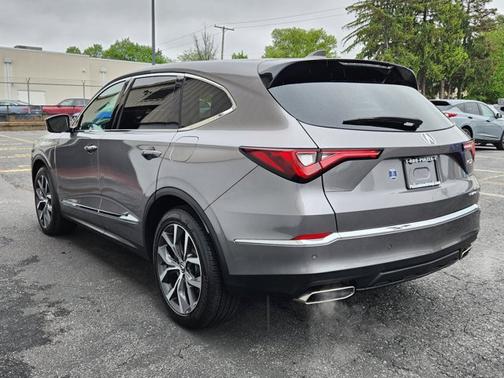 2022 Acura MDX w/Technology Package