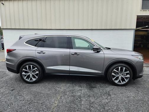 2022 Acura MDX w/Technology Package