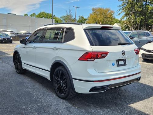 2022 Volkswagen Tiguan SE R-Line Black