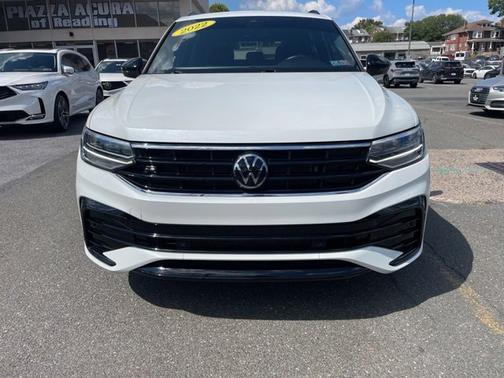 2022 Volkswagen Tiguan SE R-Line Black