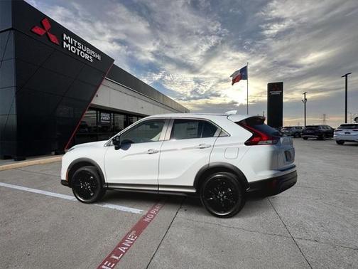 2025 Mitsubishi Eclipse Cross LE