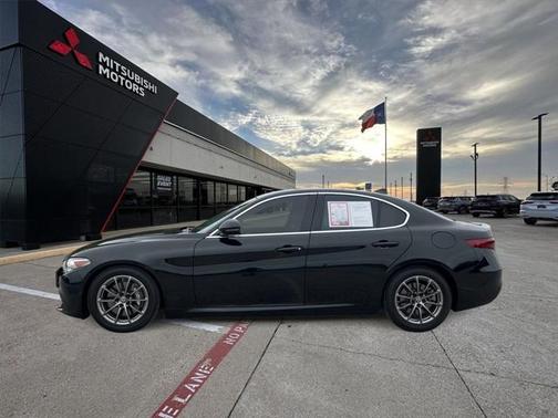 2018 Alfa Romeo Giulia Base