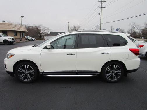 2017 Nissan Pathfinder Platinum
