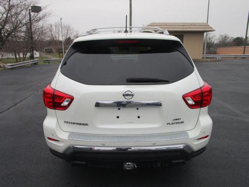 2017 Nissan Pathfinder Platinum