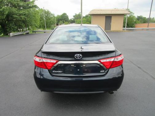 Parisian Night Pearl 2015 Toyota Camry SE