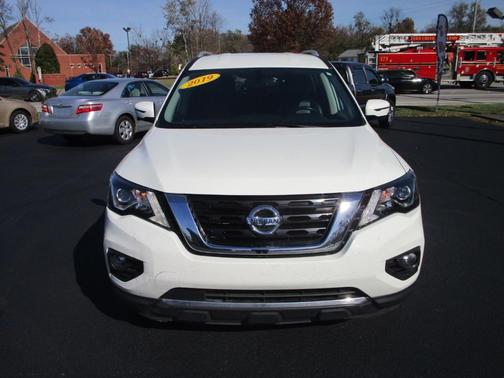 2019 Nissan Pathfinder 4x4 SL
