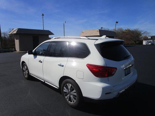 2019 Nissan Pathfinder 4x4 SL