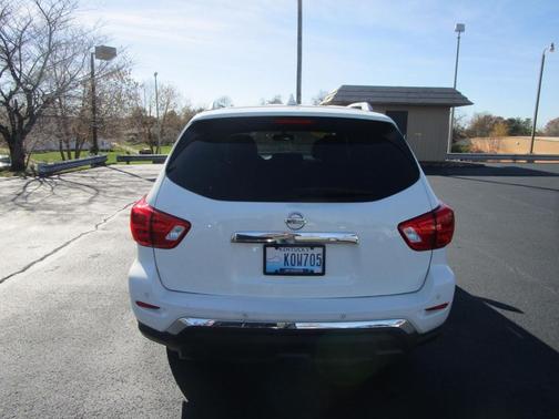 2019 Nissan Pathfinder 4x4 SL