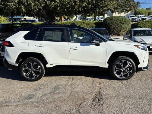 2025 Toyota RAV4 Hybrid SE