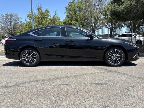 2024 Lexus ES 300h Base