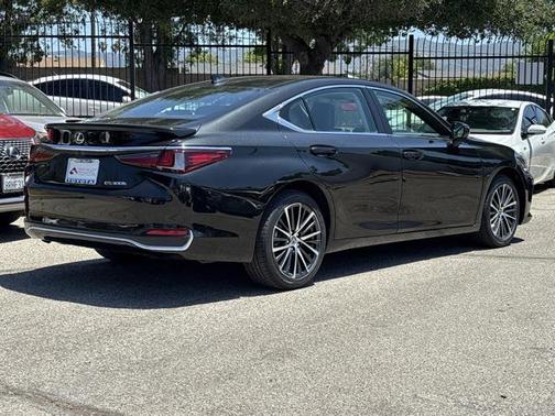 2024 Lexus ES 300h Base