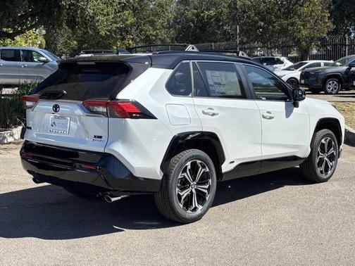 2025 Toyota RAV4 Hybrid SE