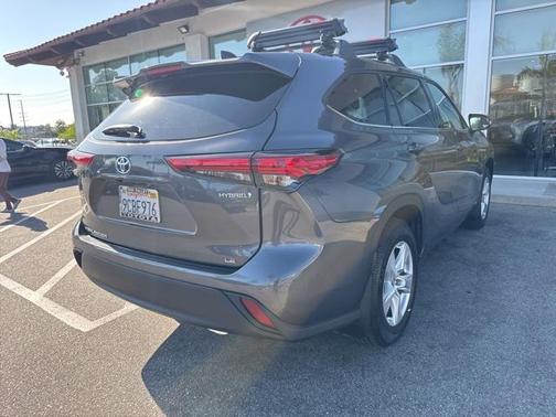 2022 Toyota Highlander Hybrid LE