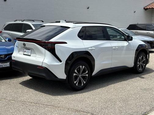 2025 Toyota bZ4X XLE