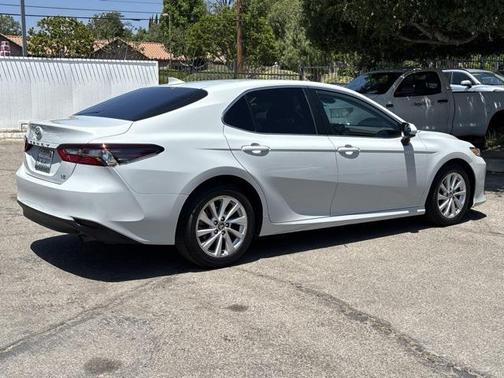 2022 Toyota Camry LE