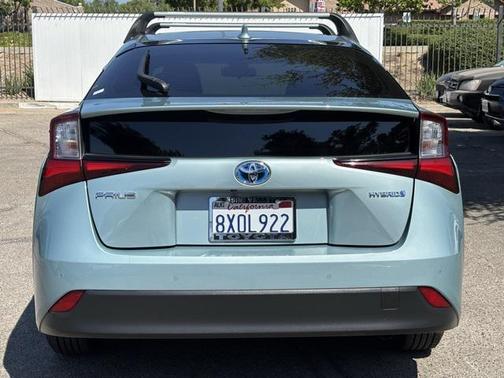 2022 Toyota Prius LE