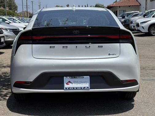 2025 Toyota Prius LE