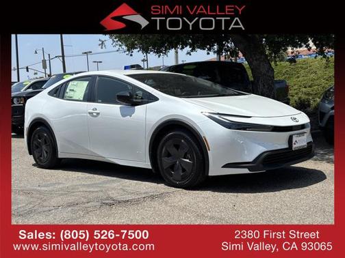 2025 Toyota Prius LE