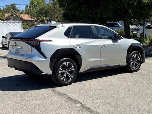 2024 Toyota bZ4X XLE