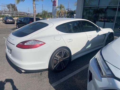 2013 Porsche Panamera 4