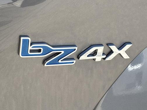 2025 Toyota bZ4X XLE