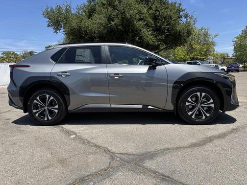 2025 Toyota bZ4X XLE