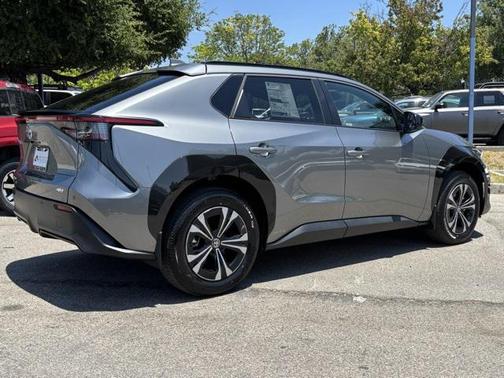 2025 Toyota bZ4X XLE