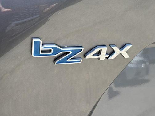 2025 Toyota bZ4X XLE