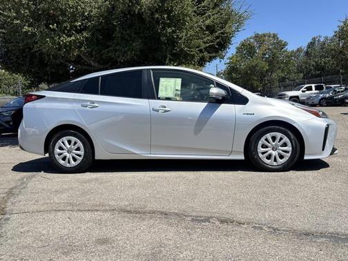 2019 Toyota Prius LE