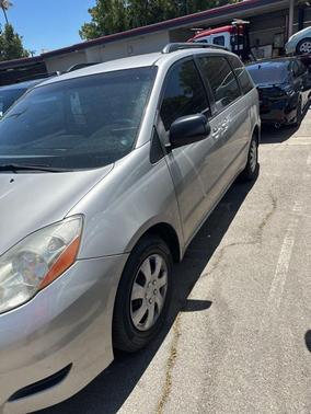 2009 Toyota Sienna LE