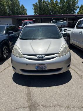 2009 Toyota Sienna LE