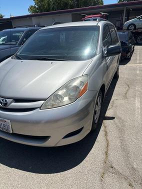 2009 Toyota Sienna LE