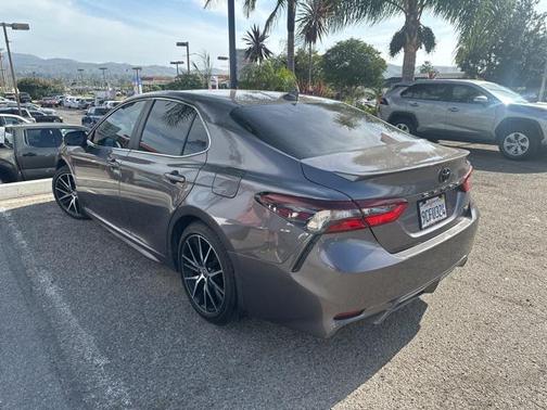 2022 Toyota Camry SE